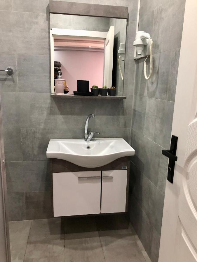 Royalstar Taksim Family Suites Istanbul Exteriör bild
